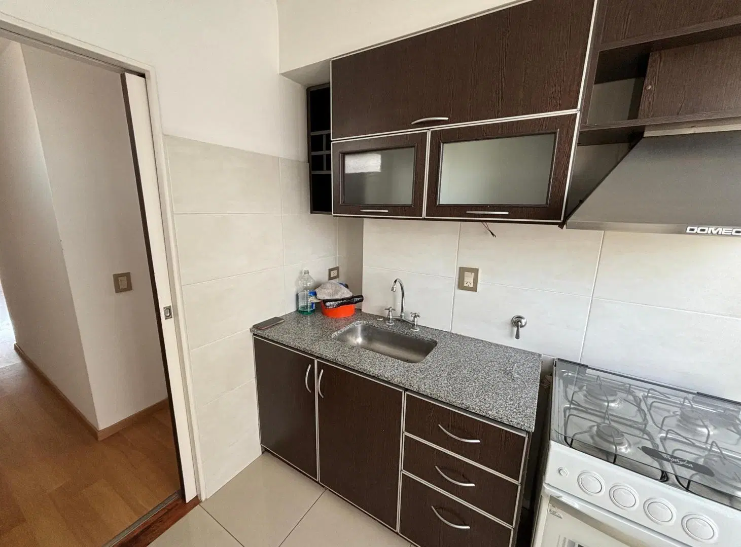 VENTA SEMIPISO 2 AMBIENTES AL FRENTE CON BALCÓN | ZONA PLAZA MITRE 8