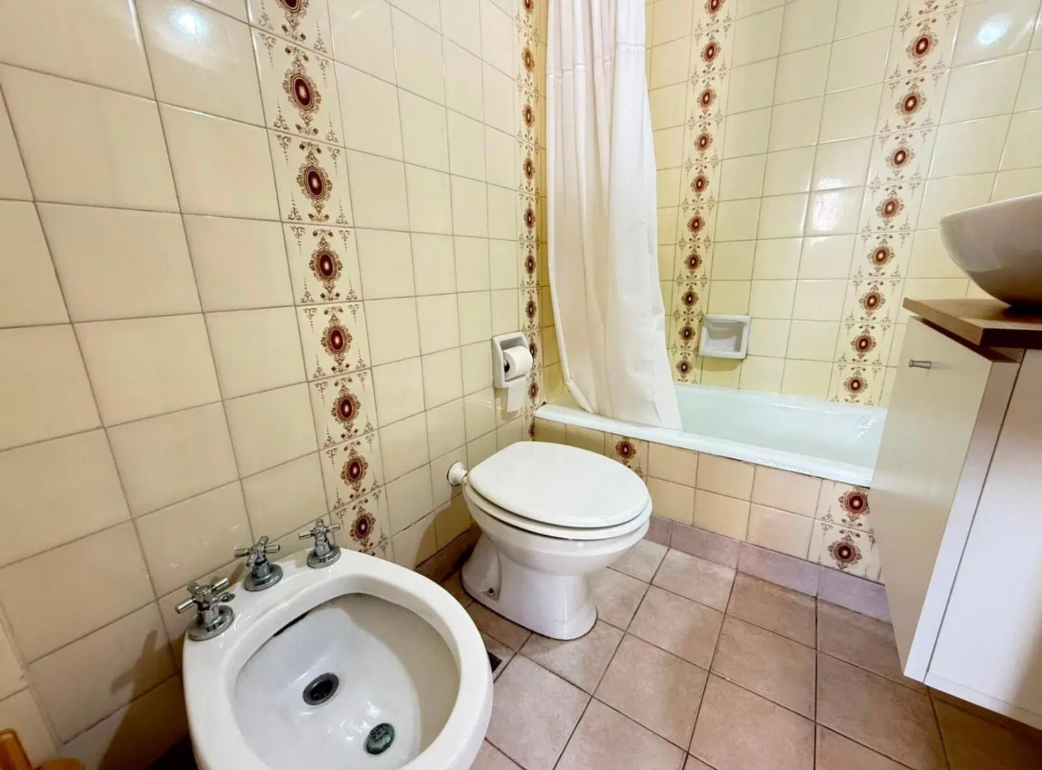 VENTA DEPARTAMENTO MONOAMBIENTE AL FRENTE CON BALCÓN SALIENTE 5