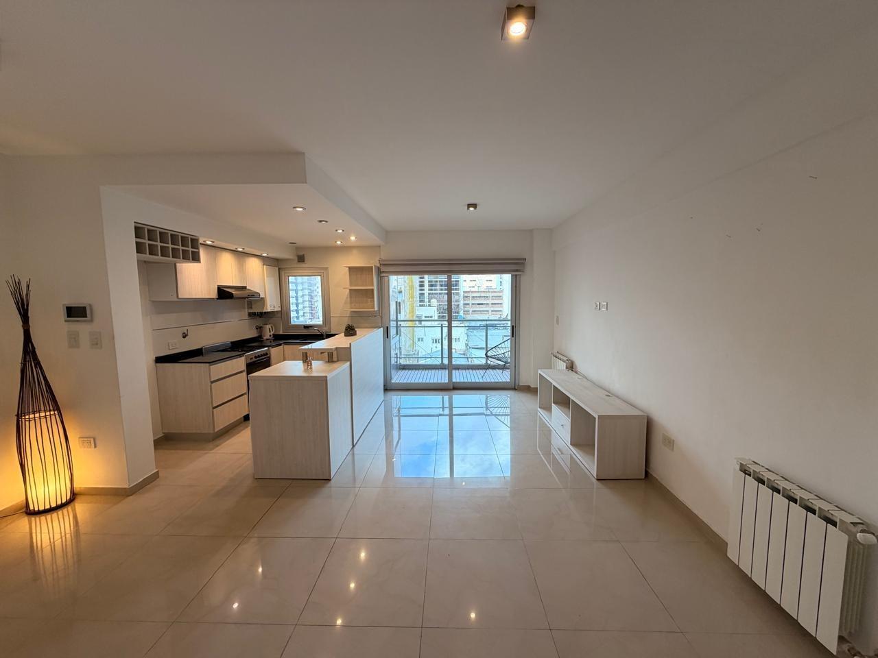 Foto de VENTA DEPARTAMENTO 2 AMBIENTES AL CONTRAFRENTE ABIERTO CON BALCÓN, imagen 2