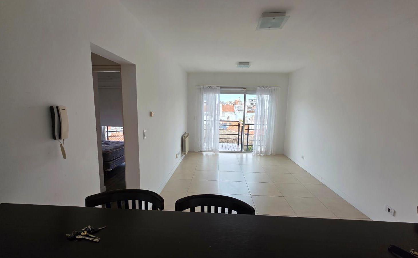 Foto de Departamento 2 ambientes en alquiler - con cochera Zona Chauvin, imagen 2