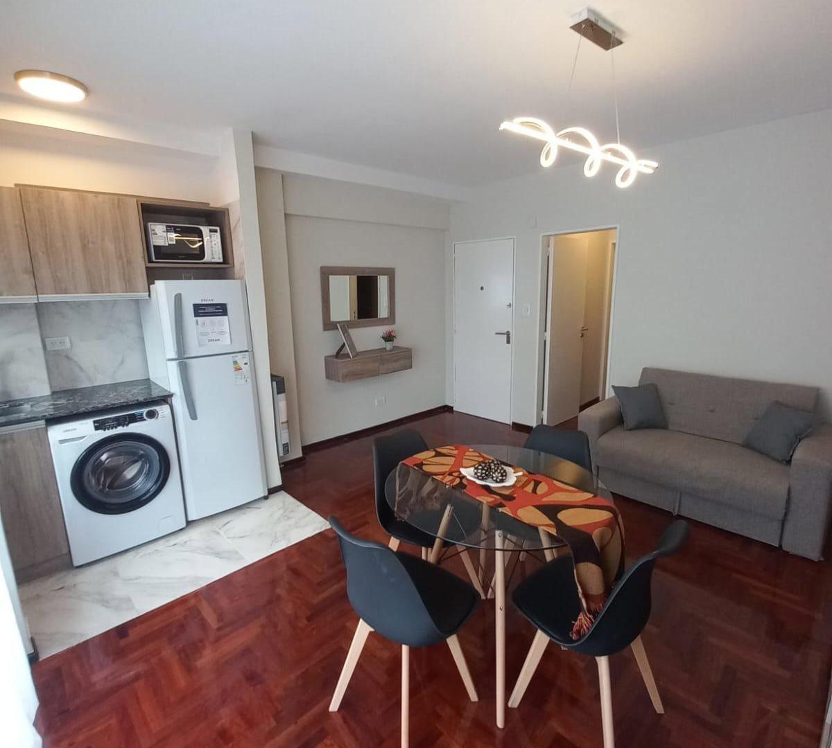 Foto de VENTA DEPARTAMENTO 2 AMBIENTES AL FRENTE CON BALCÓN | VISTA A PLAZA SAN, imagen 3