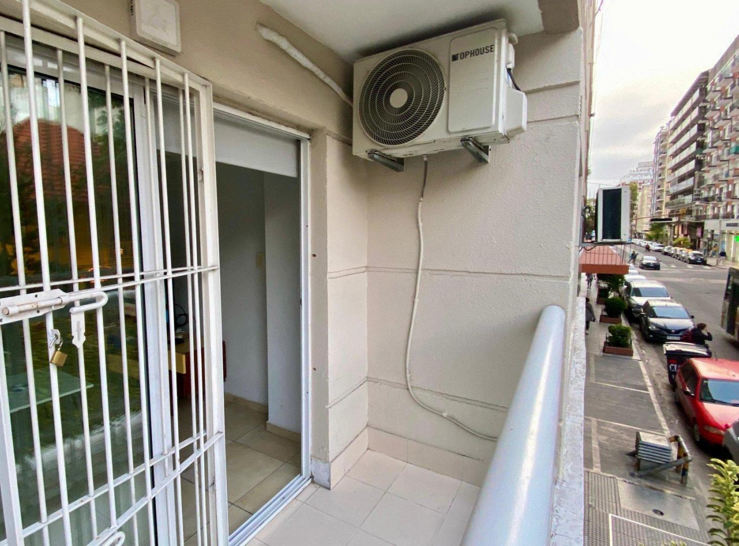 Foto de VENTA DEPARTAMENTO 2 AMBIENTES AL FRENTE CON BALCÓN. ZONA GÜEMES | APTO, imagen 5