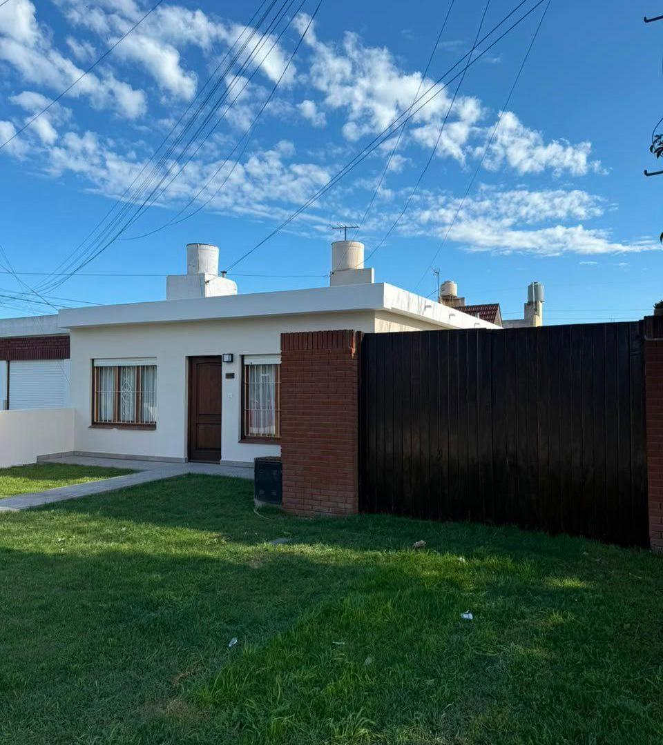 Foto de VENTA CASA AMERICANA DE 3 AMBIENTES CON GARAJE | BARRIO EL GAUCHO, MAR, imagen 2