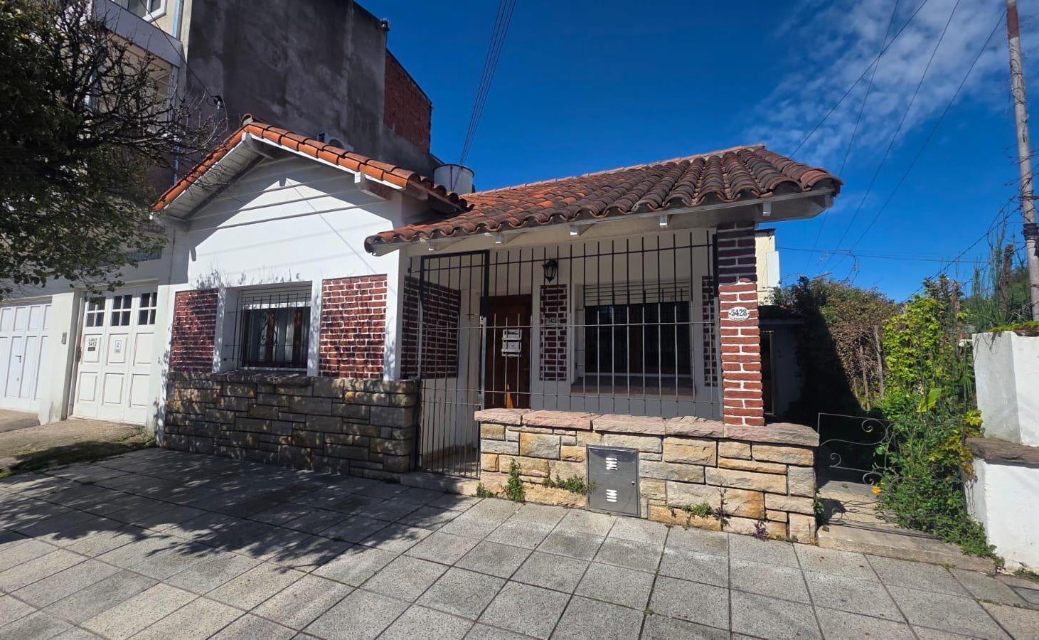 Foto de Venta Casa y dos dptos en bloque - Apto crédito, imagen 1