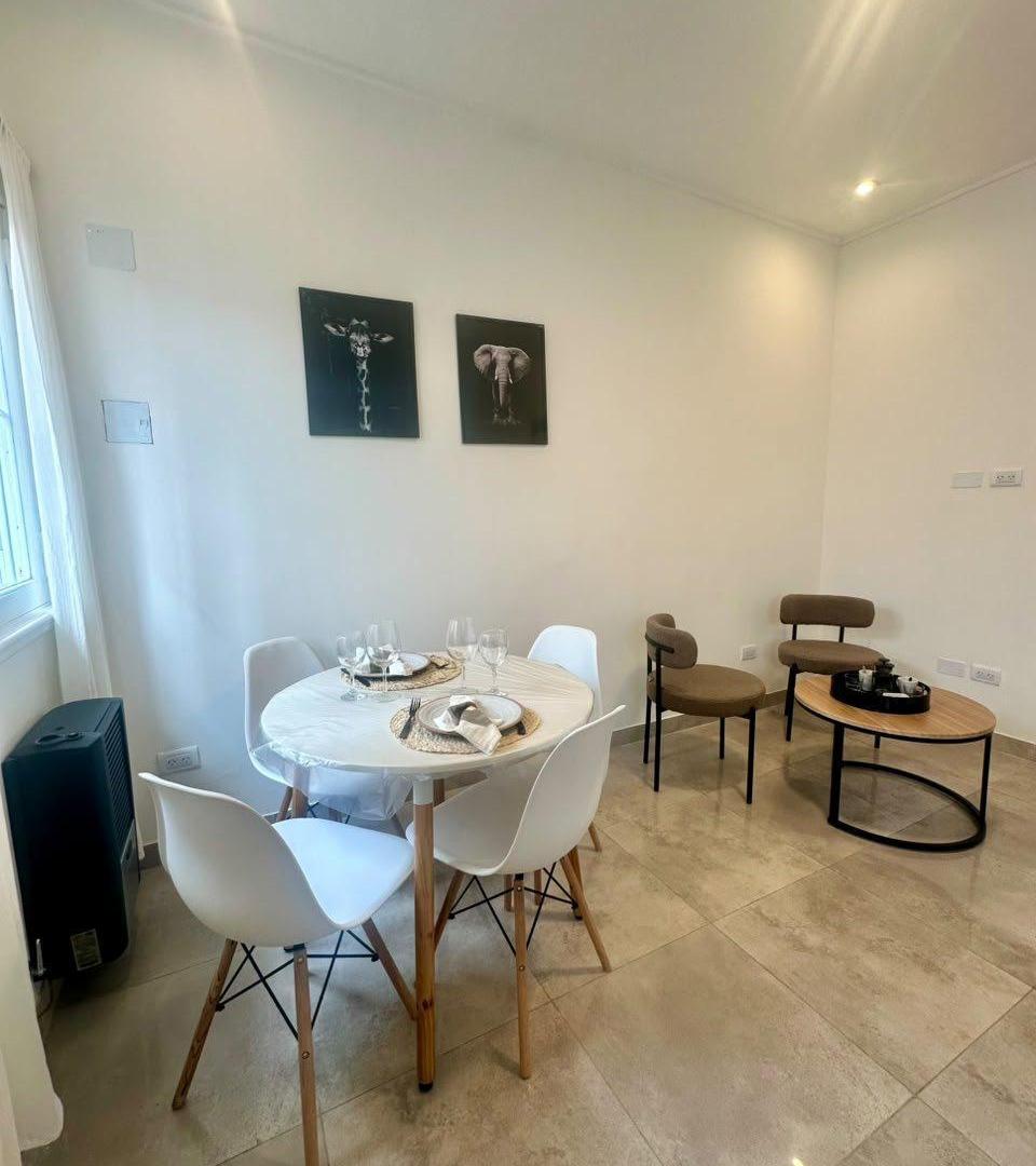 Foto de VENTA PH DE 2 AMB. ZONA MACROCENTRO. RECICLADO, AMOBLADO Y EQUIPADO, imagen 2