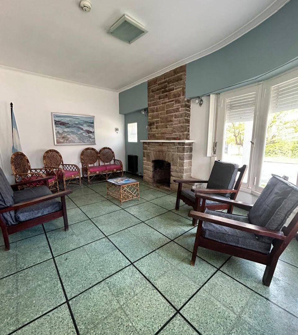 Alquiler - Chalet 5 ambientes - Roca y Mendoza