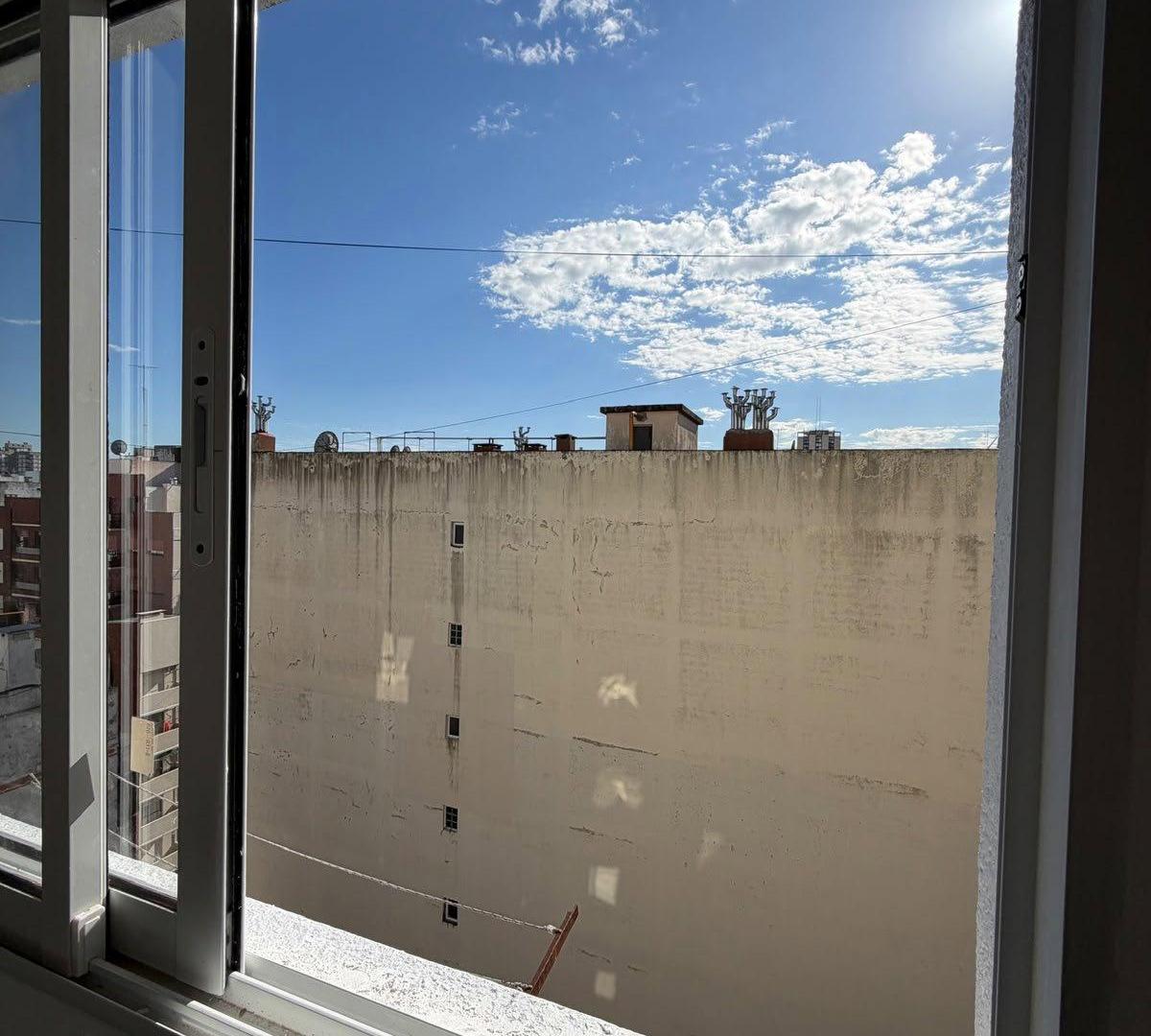 Foto de VENTA DEPARTAMENTO DE 1 AMBIENTE RECICLADO AL CONTRAFRENTE. ZONA PLAZA, imagen 5