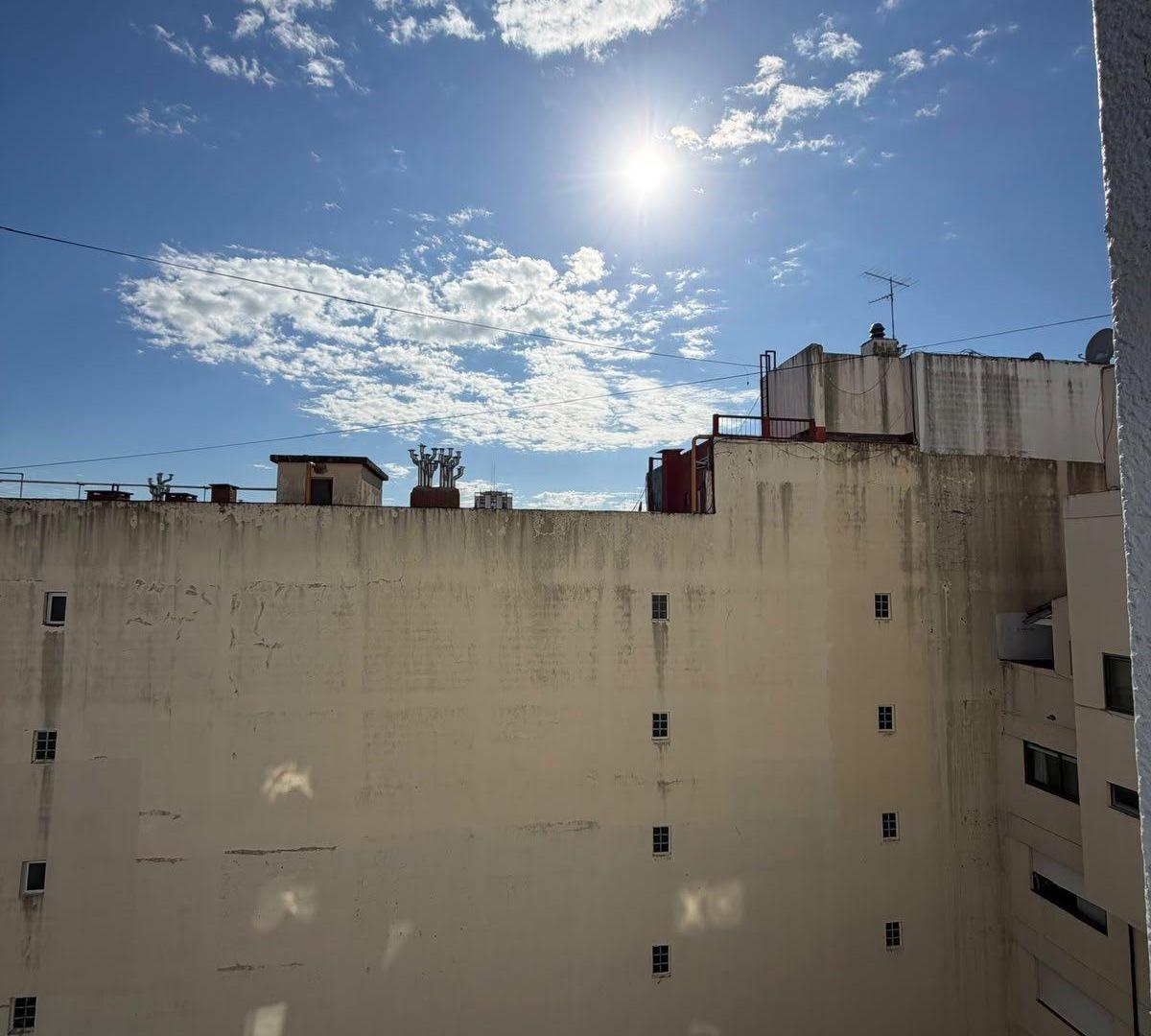 Foto de VENTA DEPARTAMENTO DE 1 AMBIENTE RECICLADO AL CONTRAFRENTE. ZONA PLAZA, imagen 4