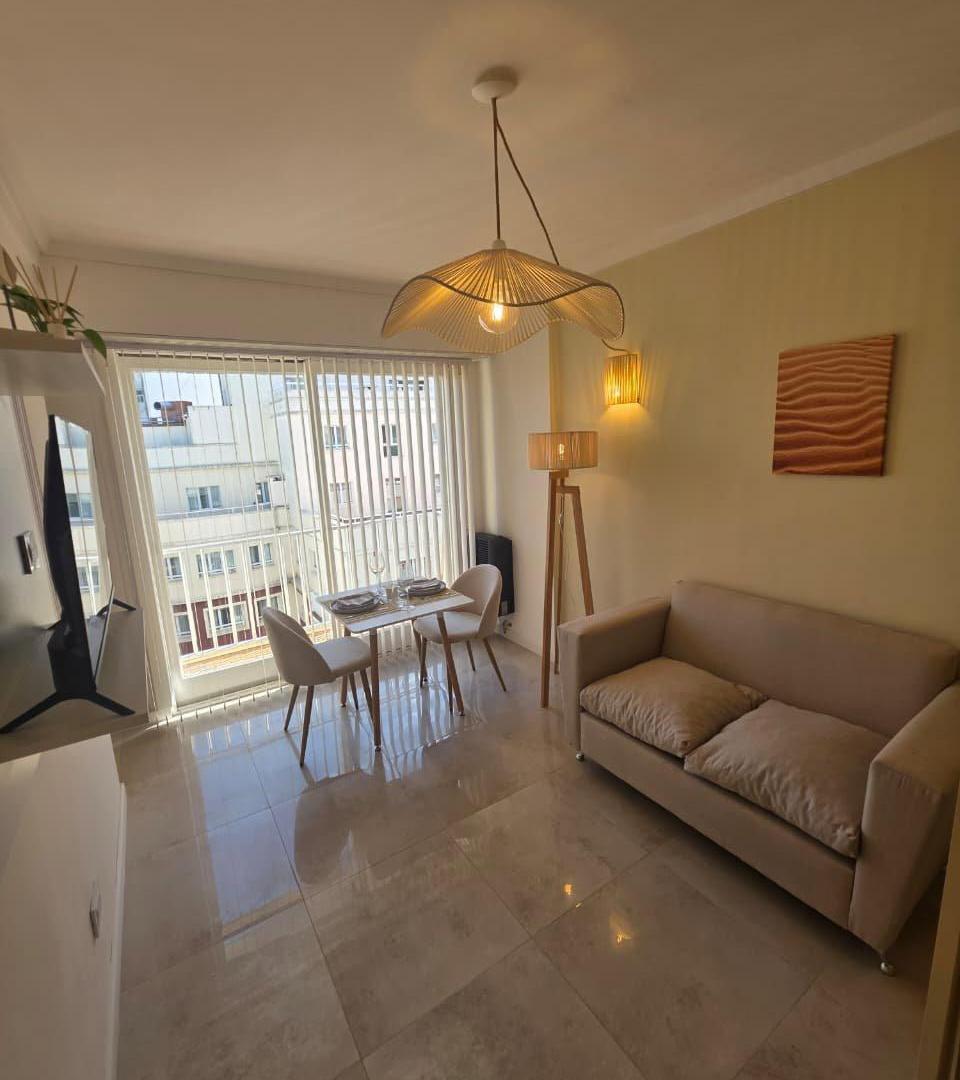 Foto de VENTA DEPARTAMENTO RECICLADO DE 1 AMBIENTE AL FRENTE CON BALCÓN | ZONA, imagen 5