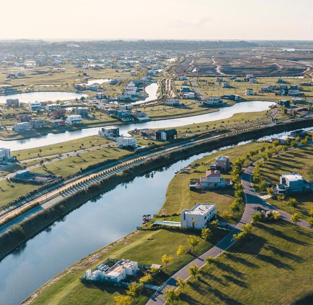 Lote al agua en venta en Acacias, Puertos del Lago