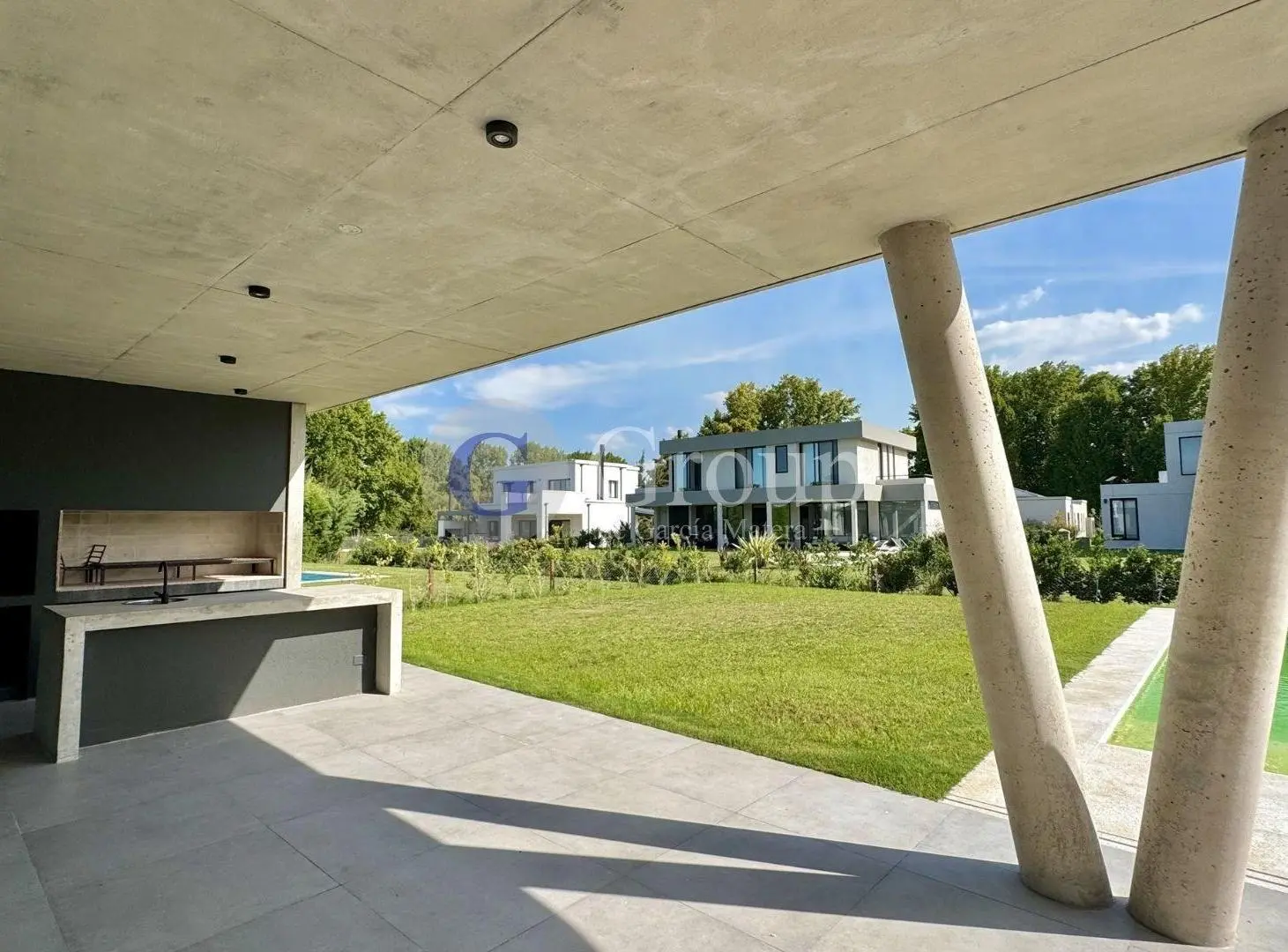 Casa a estrenar en venta en La Calesa, Pilara con pileta y jardín interno 4