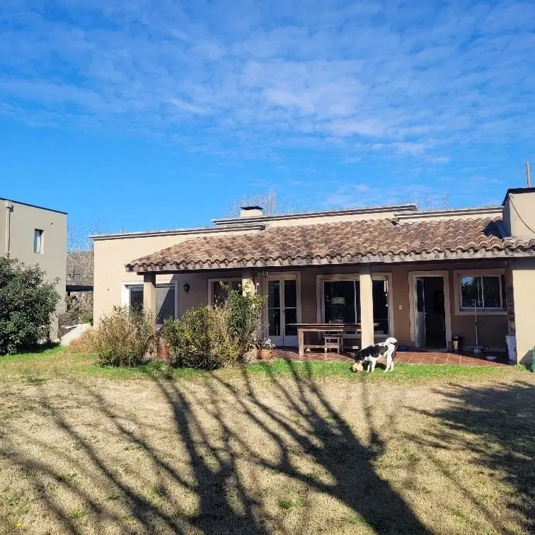 Casa en venta en El Recodo, Pilar con jardín 2
