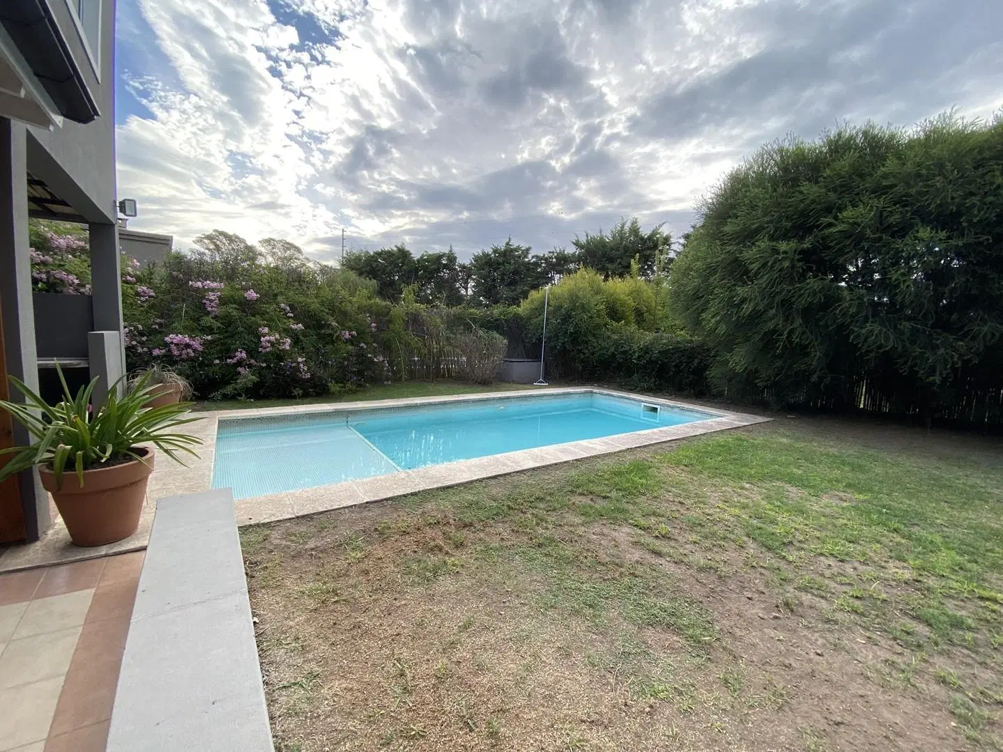 Casa en venta en Roble Joven, Pilar con pileta 2