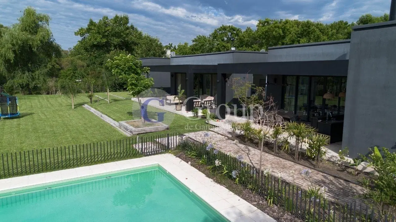 Casa en venta en Altos de Pilar, Pilar de 7 ambientes con pileta 2