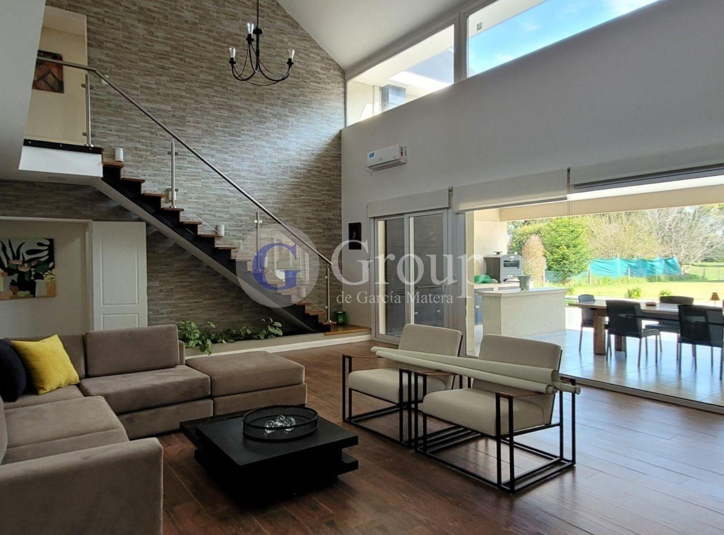 Casa en Venta en Olivos Golf Club con pileta y vista al golf