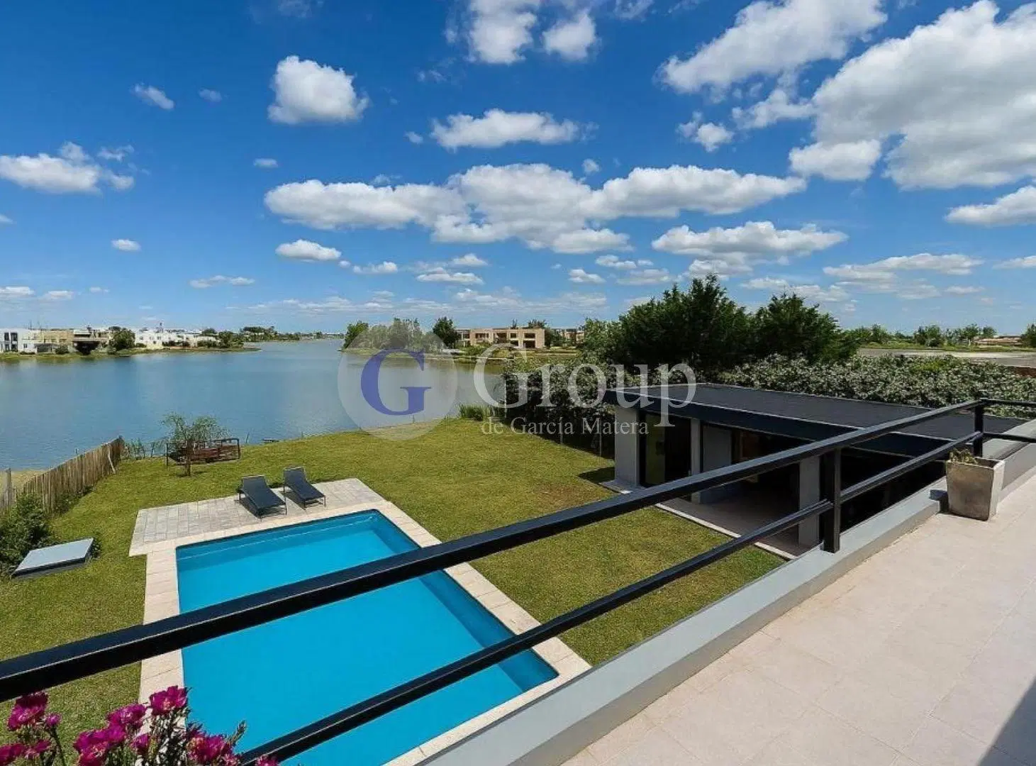 Casa en venta en San Sebastian, Escobar con pileta y al agua 2