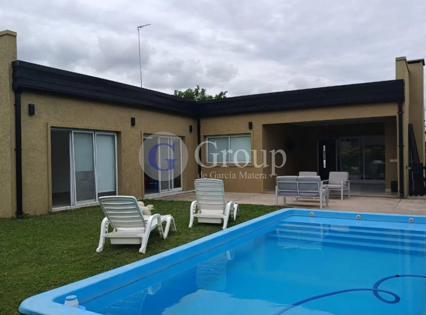 Casa en Venta en San Ramón, Pilar del Este, Pilar con pileta 2
