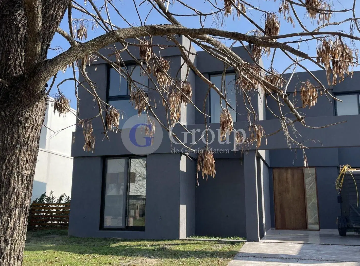 Casa en Venta a la cancha de golf en El Cantón, Escobar 1