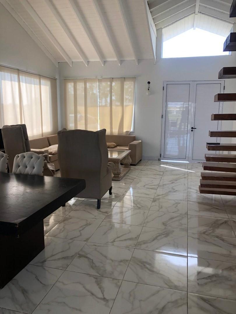 Casa en venta en San Ramiro, Pilar del Este