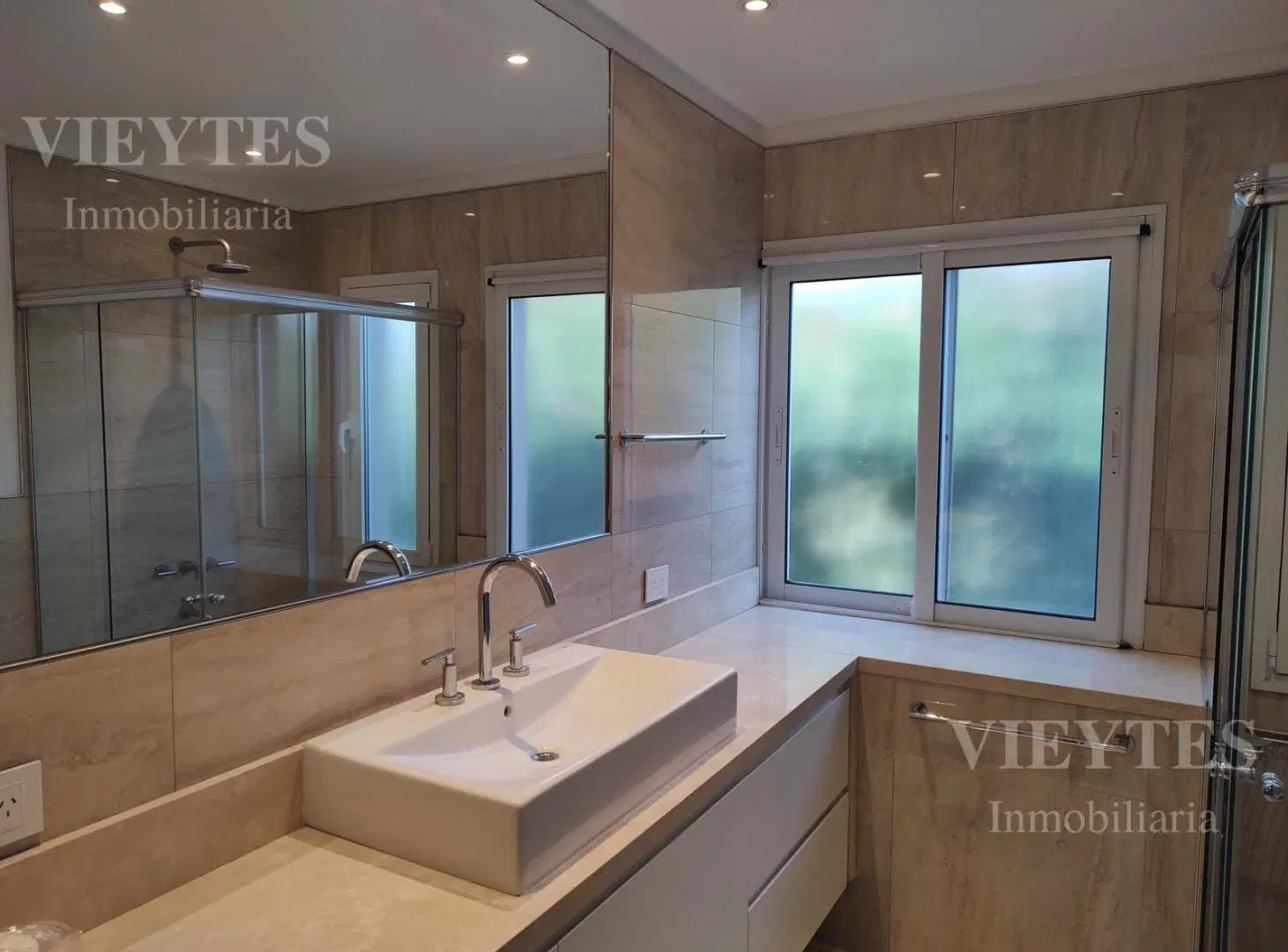 Casa en venta en Monet Ruta 014-02 al 4200 3