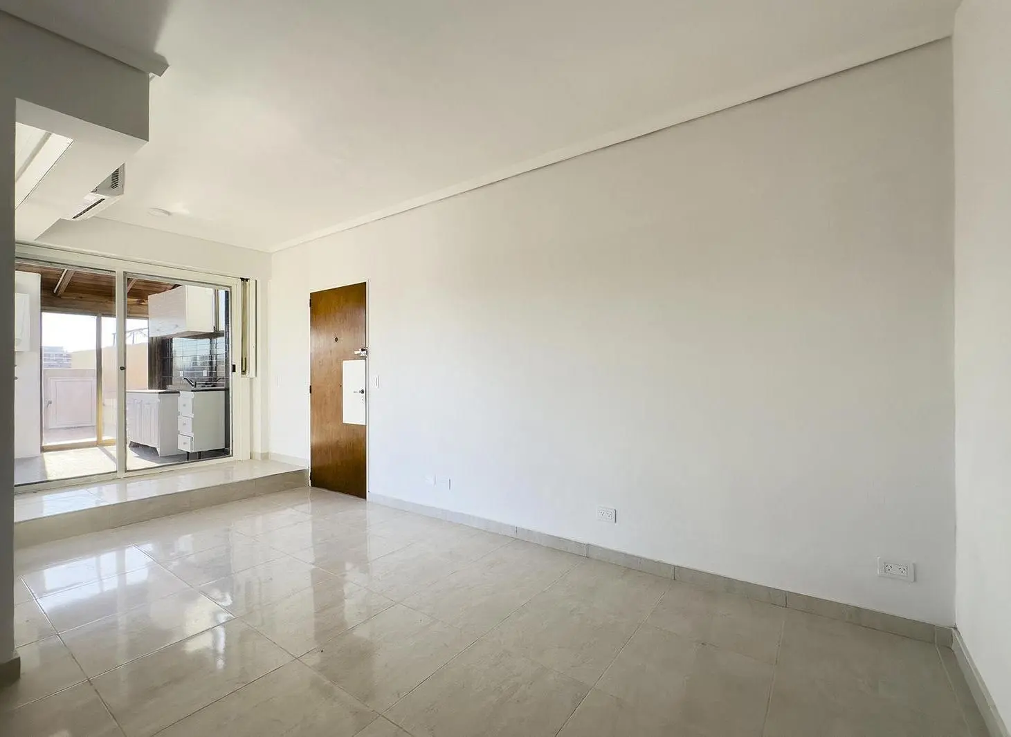 Chacabuco 900 Departamento de 3 Ambientes con Terraza Propia Parrilla 2