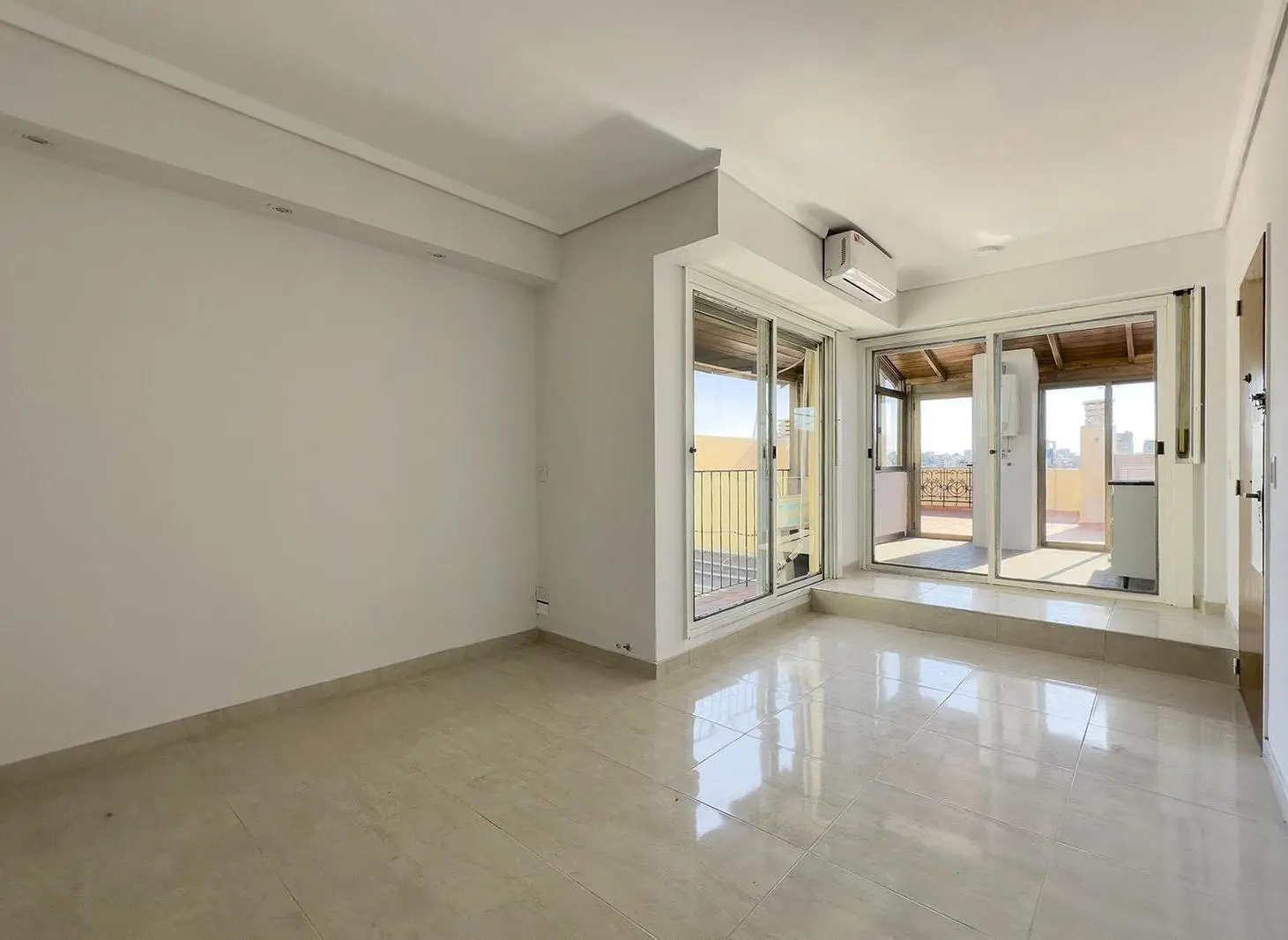 Chacabuco 900 Departamento de 3 Ambientes con Terraza Propia Parrilla 3
