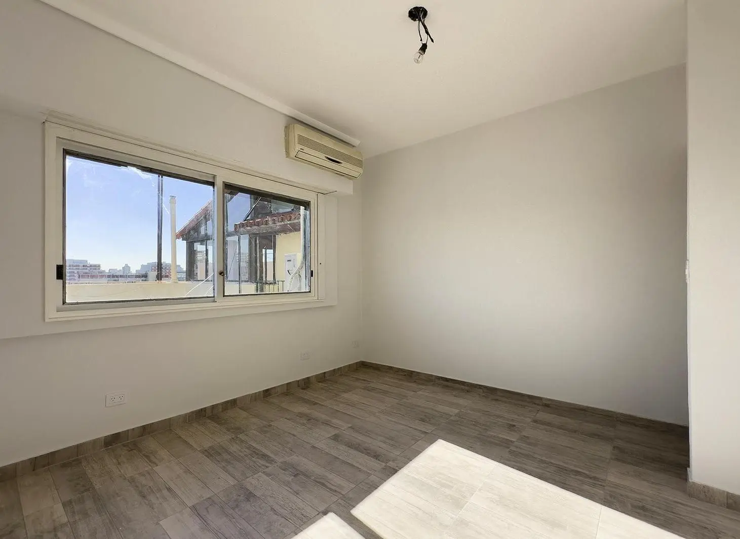 Chacabuco 900 Departamento de 3 Ambientes con Terraza Propia Parrilla 4