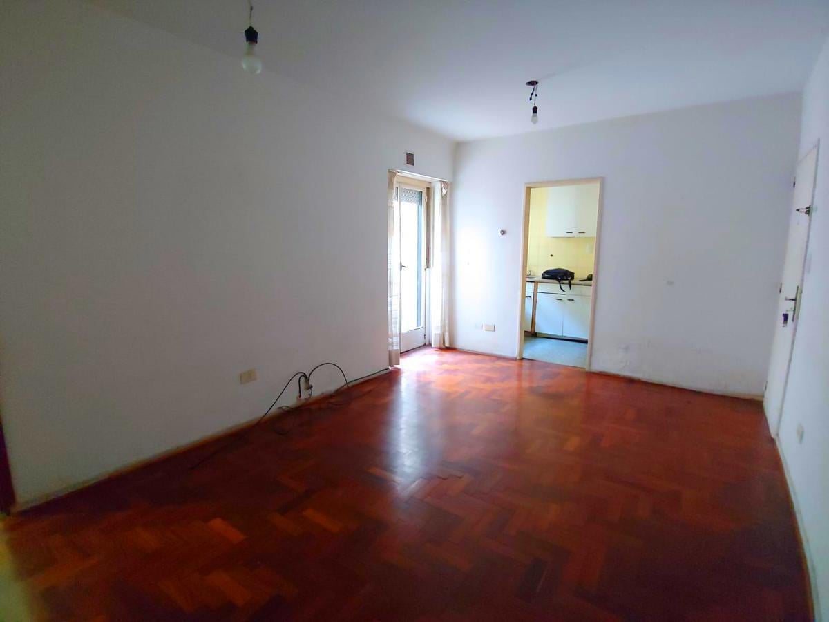 Ariel 2500 - 2 Ambientes c/ Patio - Villa Gral. Mitre