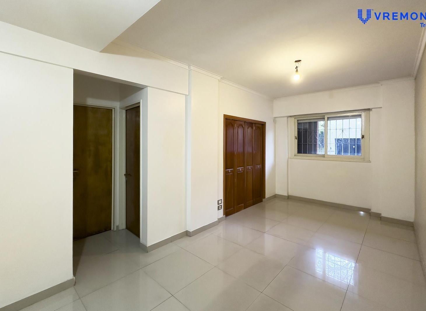 Valle 900 Departamento 3 Ambientes con Patio en PB Caballito Sur Venta