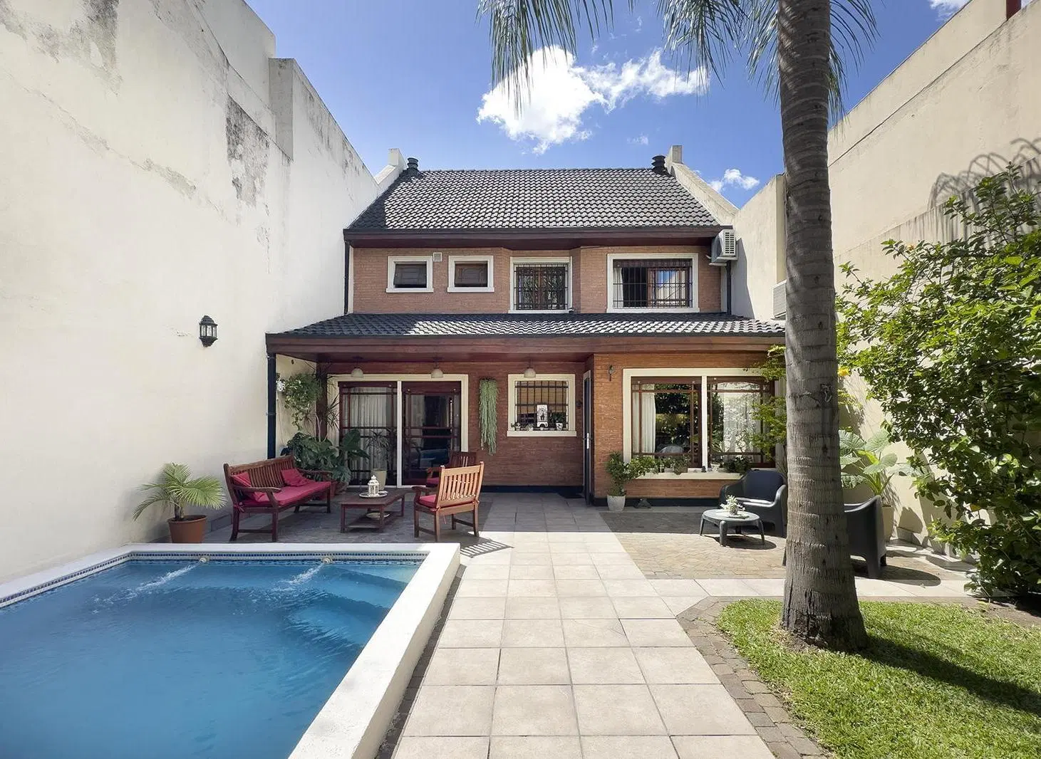 Amberes 900 - Casa 5 Ambientes en Caballito Norte sobre Pasaje con Pileta, Parrilla y Garage 2