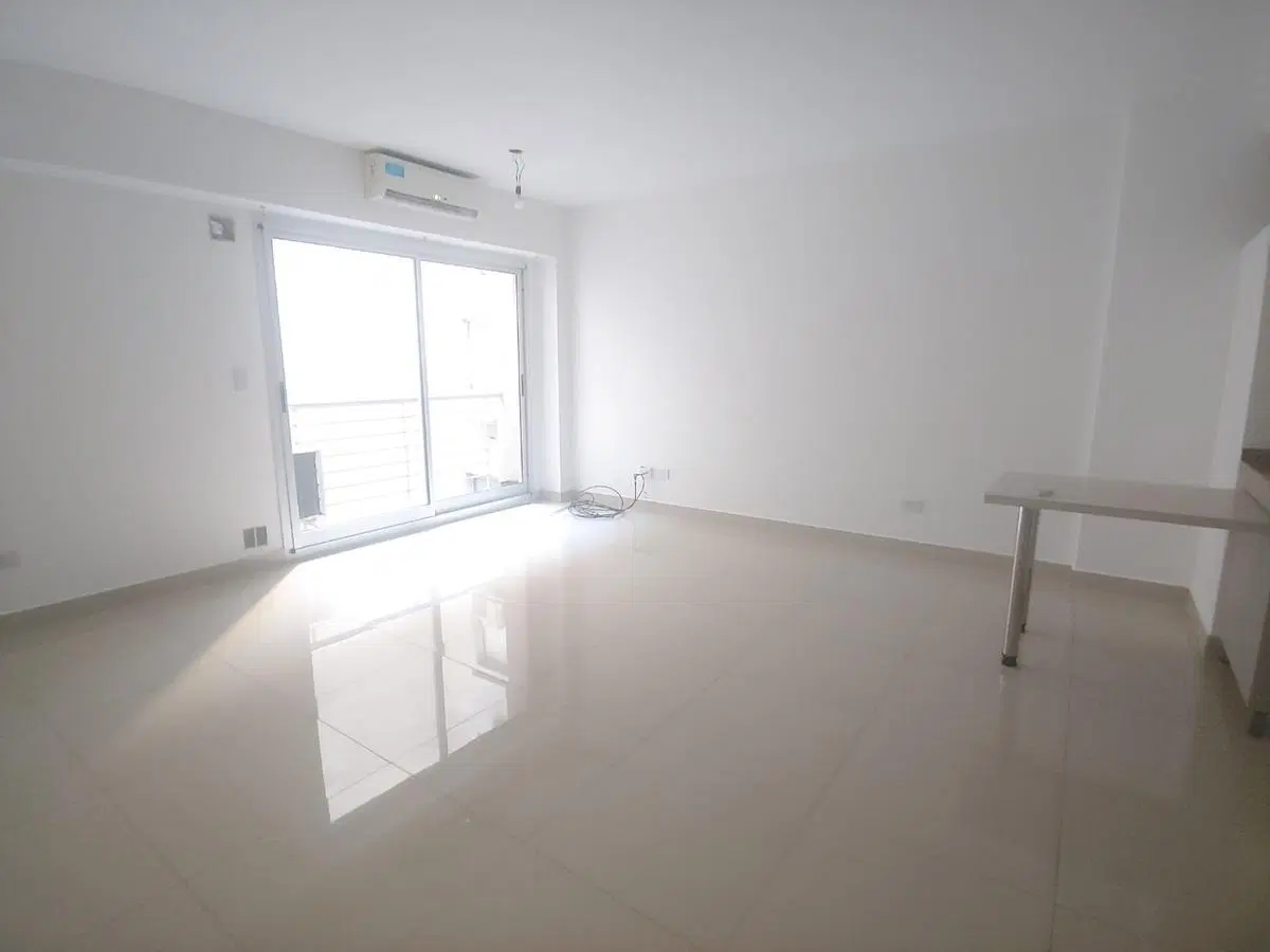 Rio de Janeiro 600 Monoambiente con balcón en Zona Parque Centenario 4