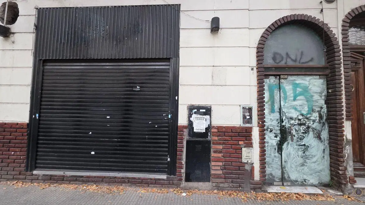 Excelente local comercial en Av La Plata y Pedro Goyena, apto todo rubro 1