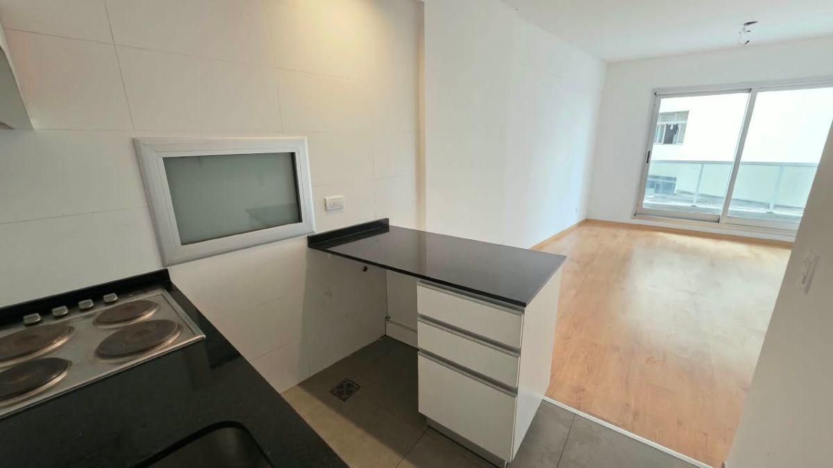 Foto de Departamento 2 ambientes luminoso con amenities y pileta – Estado de, imagen 2
