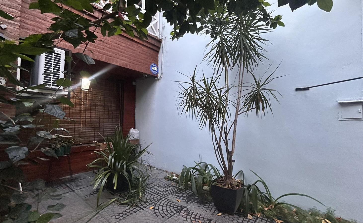 PH de 4 ambientes con cochera y patio