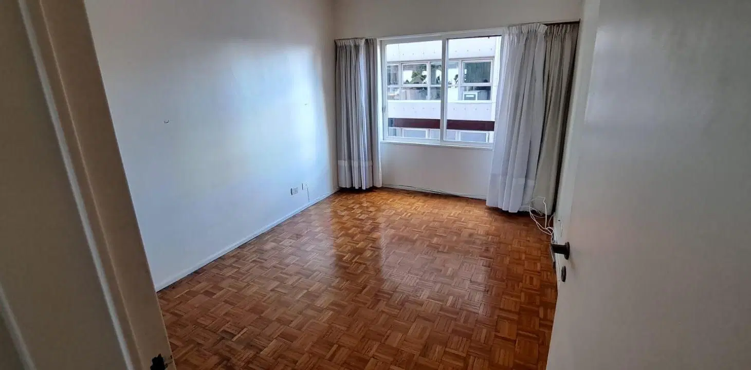 Alquiler Departamento de 3 Ambientes con Dependencia, Cochera y Balcón al Frente con vista al Rio. 8