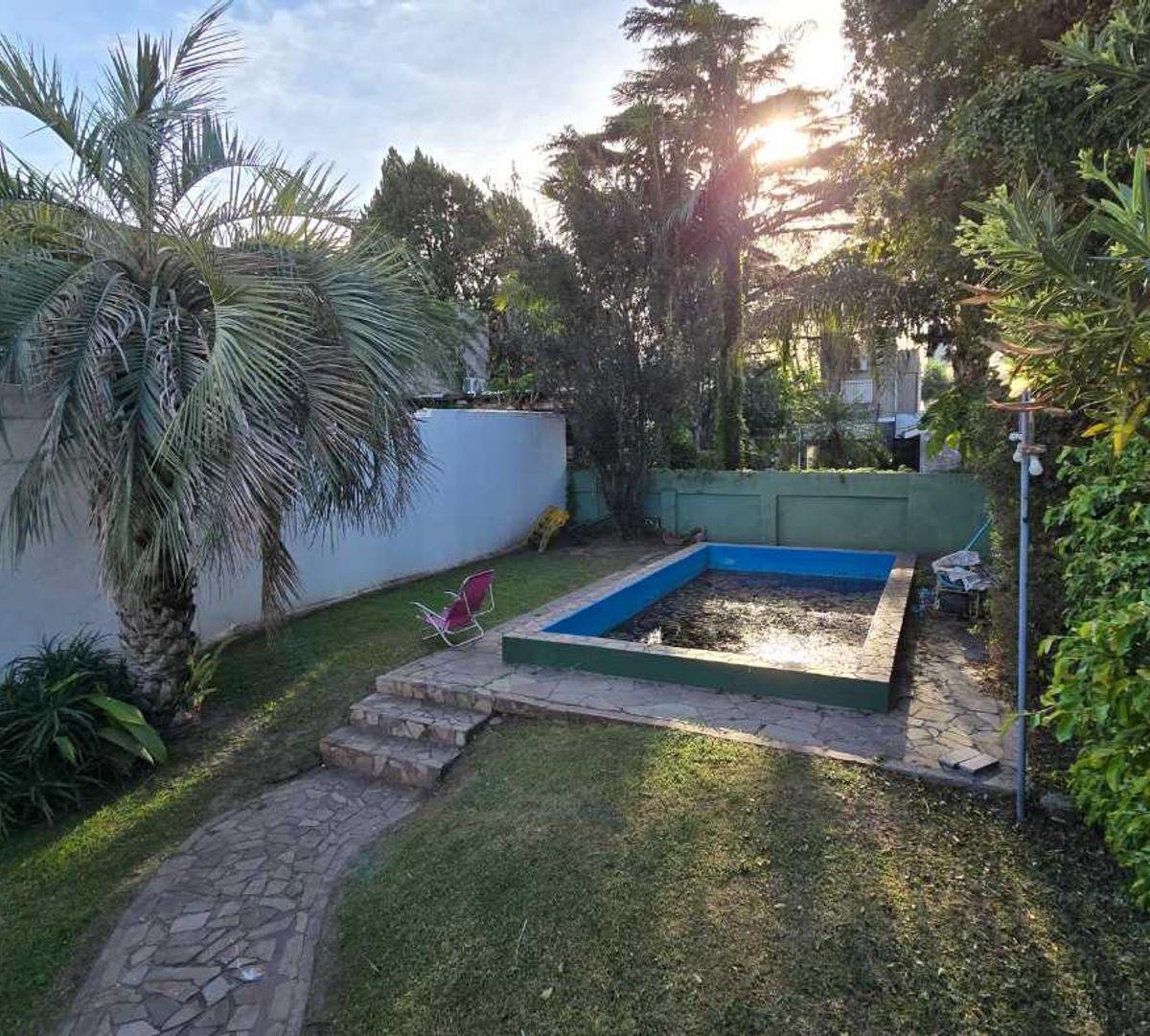 Venta Casa 4 Dorm., Pileta La Florida 2