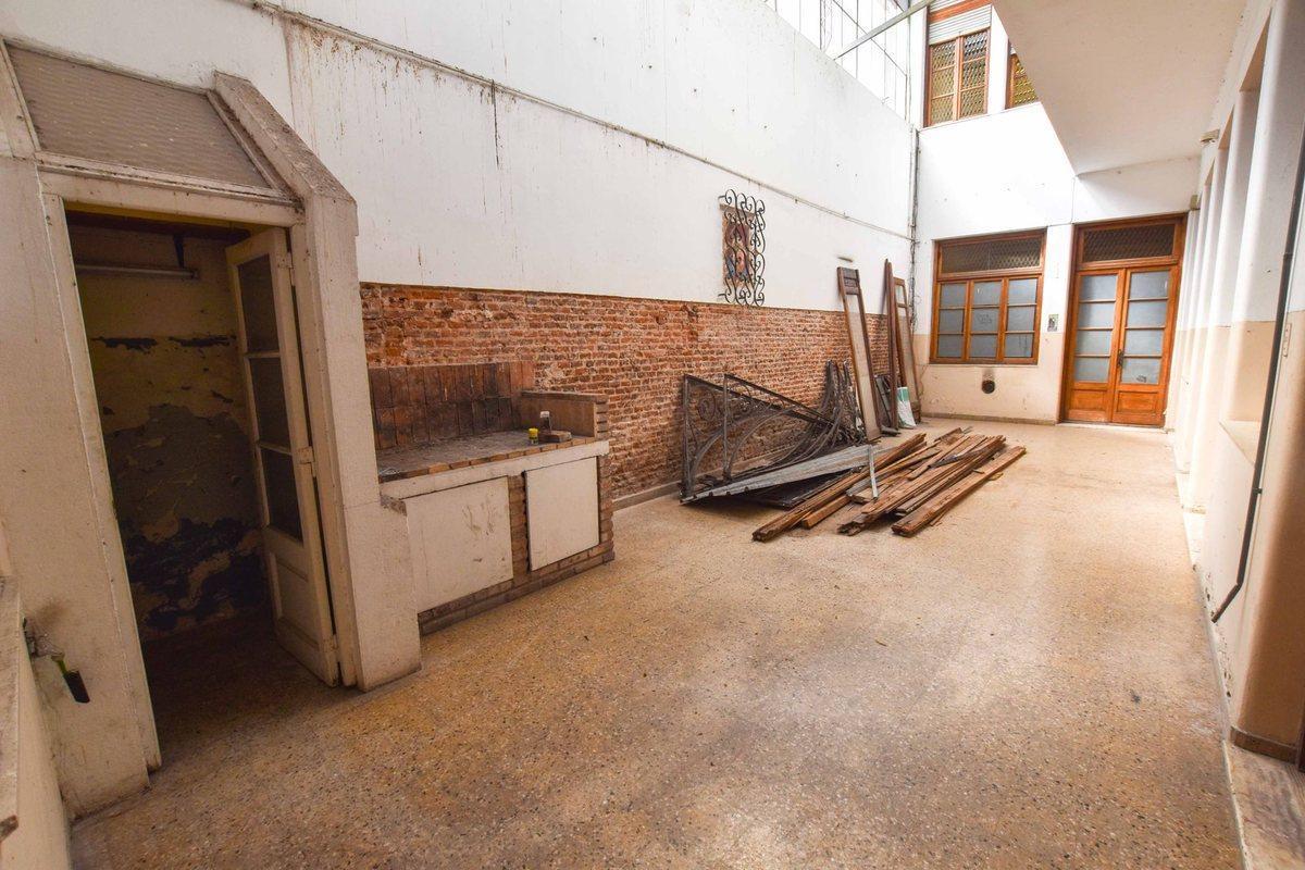 Venta - Casa de Estilo Ideal Instituciones. 400 m² 5