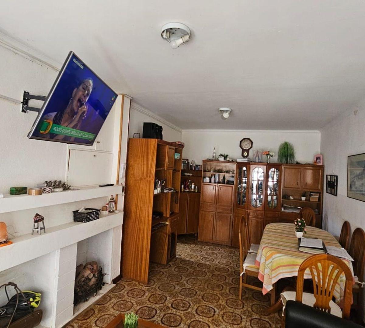 Venta de Casa de Pasillo 6 Dorm., La Sexta 5