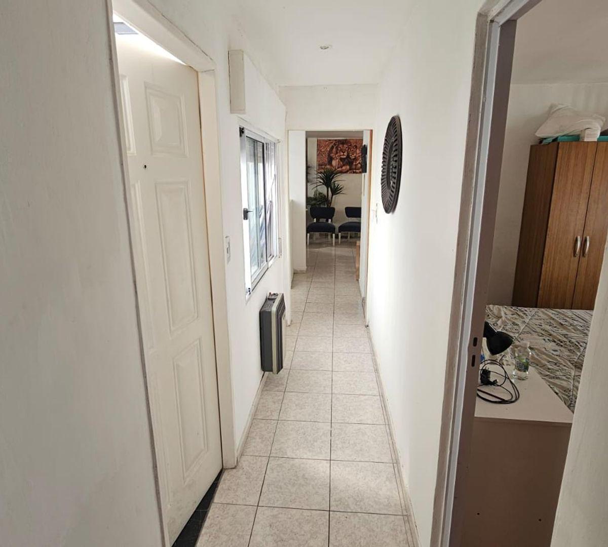Venta de Casa de Pasillo 6 Dorm., La Sexta 4