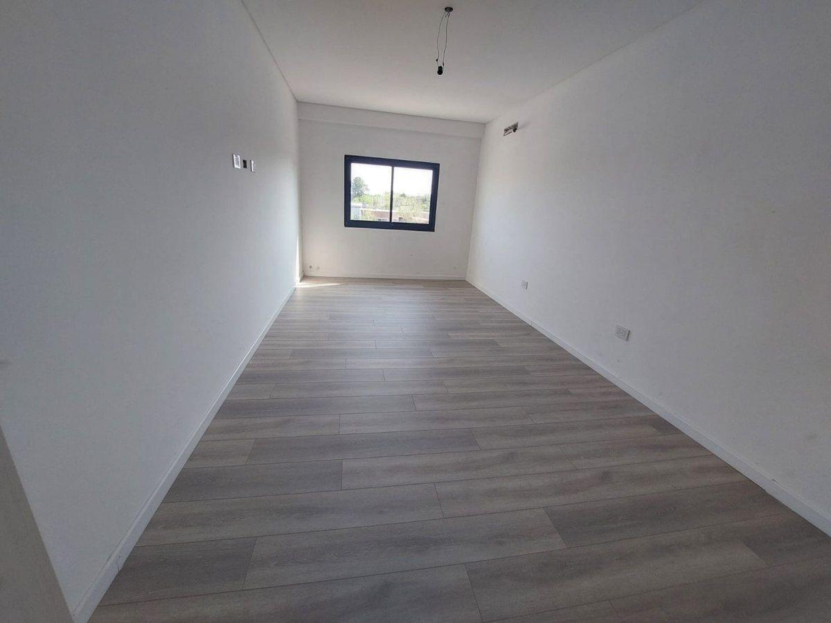 Venta Casa Dos Dorm. Duplex en Ricardone 3