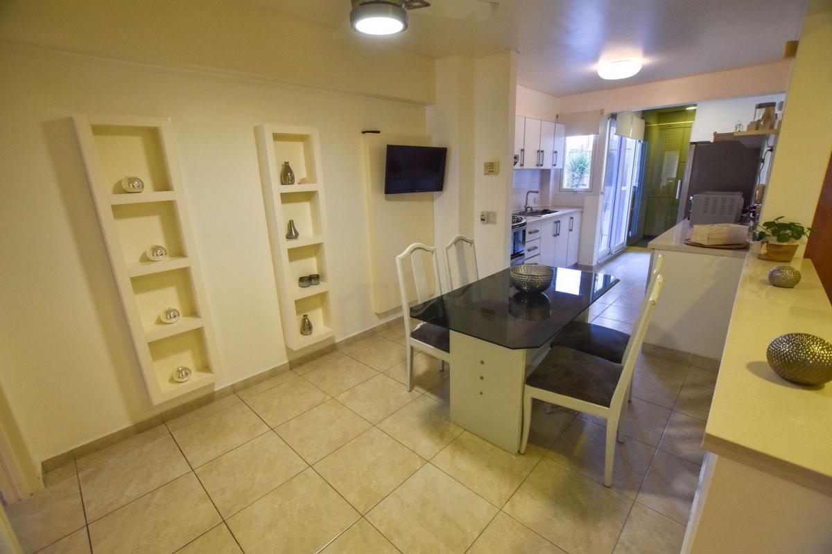 Departamento 3 Dorm. - Cochera y Patio 5