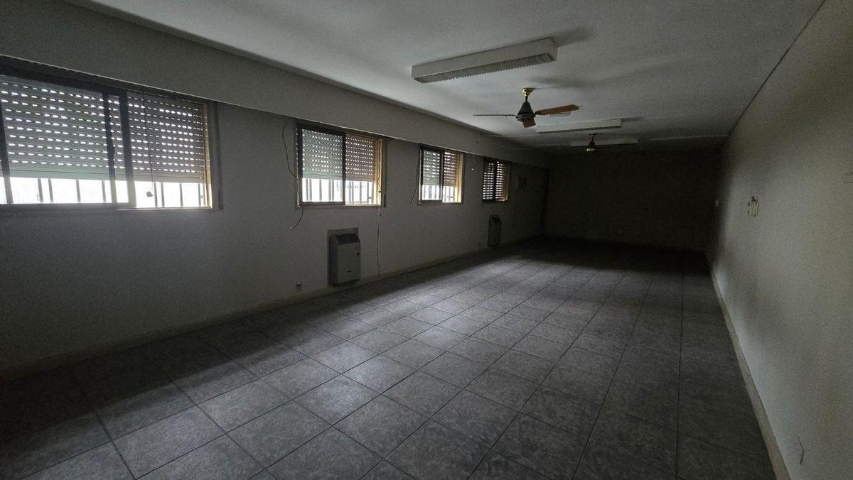 Venta Casa Institucional/ Apto Profesional 4