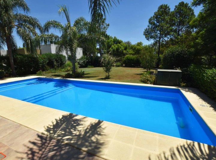CASA CUATRO DORMITORIOS EN VENTA LA BAHIA PILETA 3