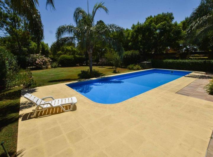 CASA CUATRO DORMITORIOS EN VENTA LA BAHIA PILETA 2
