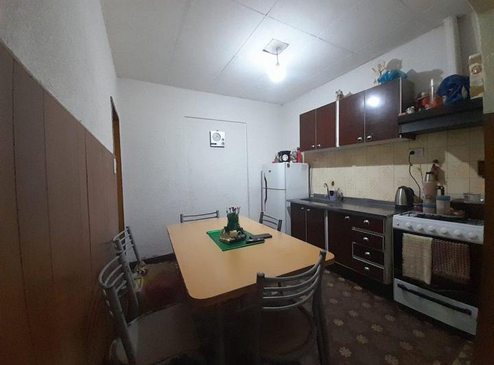 VENTA CASA DOS DORMITORIOS Y COCHERA. 2