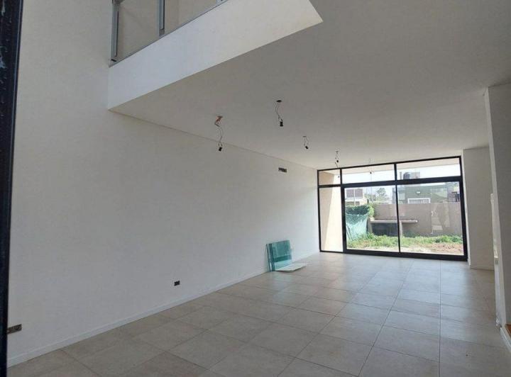 DUPLEX 2 DORMITORIOS, PATIO, A ESTRENAR. RICARDONE 3