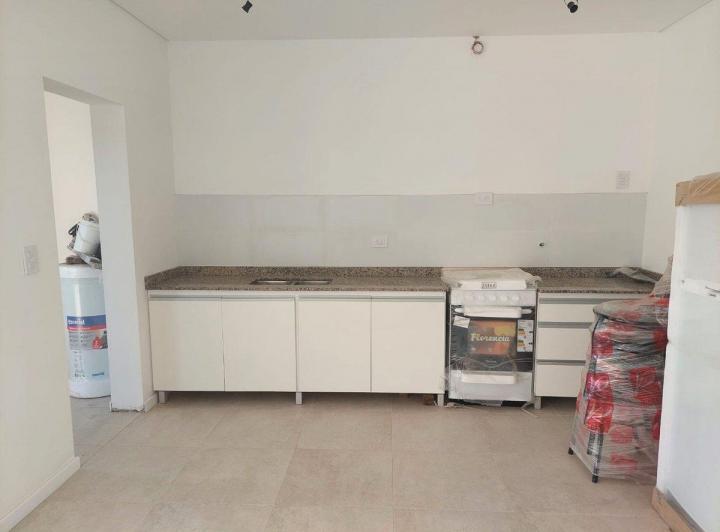 DUPLEX 2 DORMITORIOS, PATIO, A ESTRENAR. RICARDONE 4