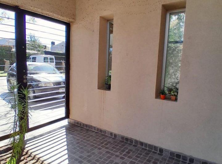 CASA 2 DORMITORIOS, COCHERA. ZONA RIO. G.BAIGORRIA 2