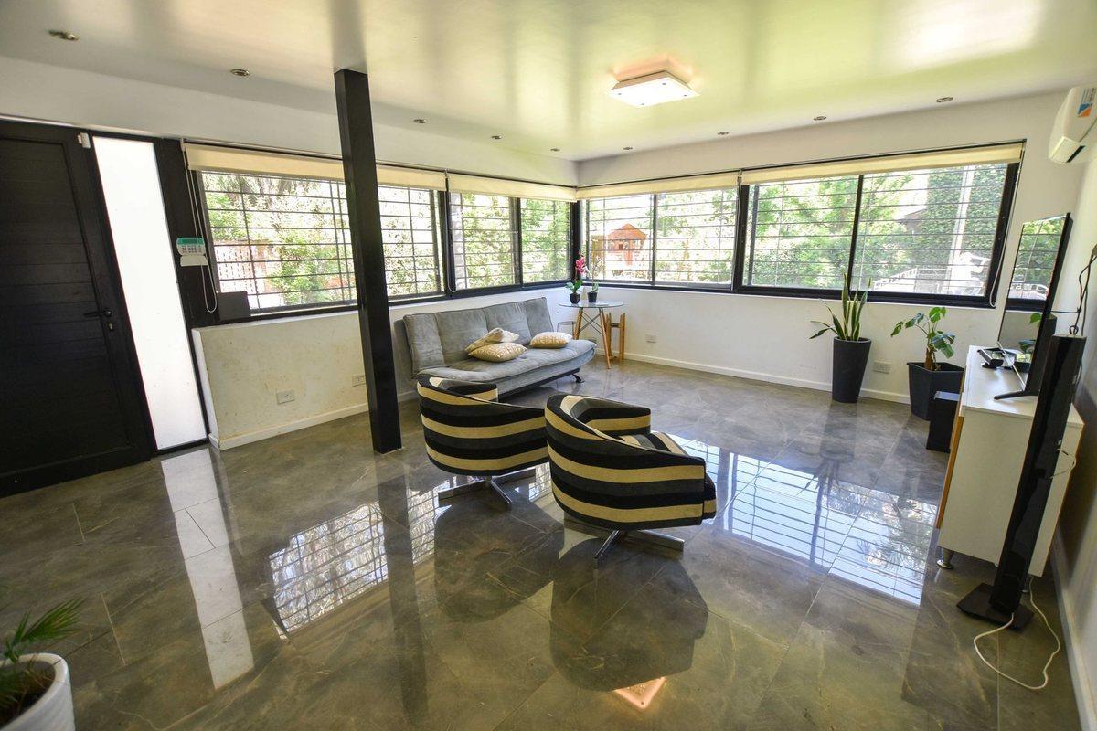 VENTA CASA EN IBARLUCEA CON PILETA COCHERA QUINCHO