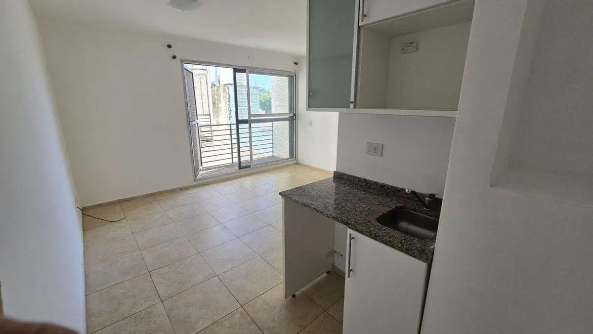 ALQUILER MONOAMBIENTE ARROYITO 3